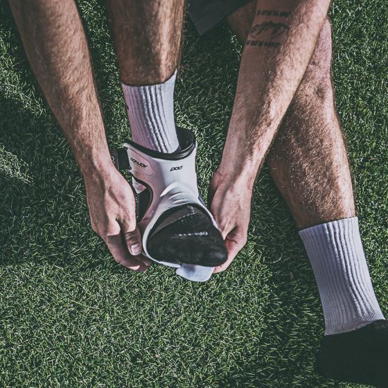 donjoy-performance-pod-ankle-brace-football-1400x1400